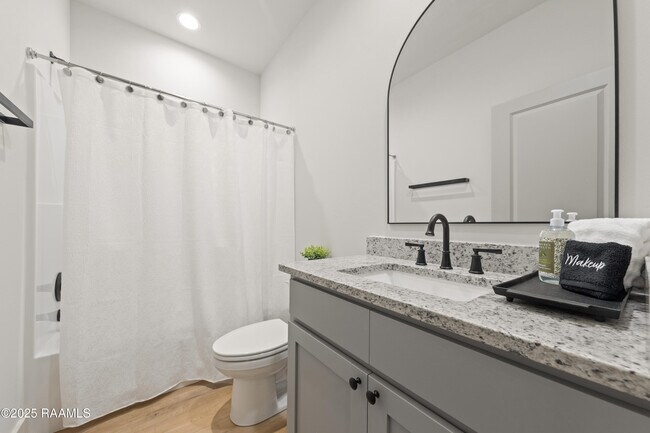 Building Photo - 103 Steiner Oaks