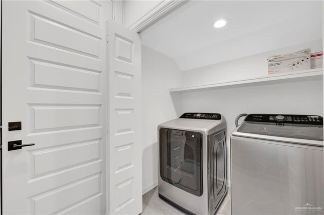 Building Photo - 28 Sunset Dr