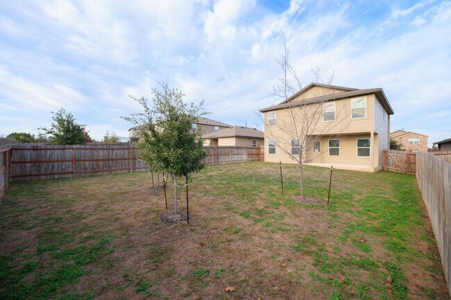 Building Photo - Like New, Open Floorplan, Greenbelt!!!