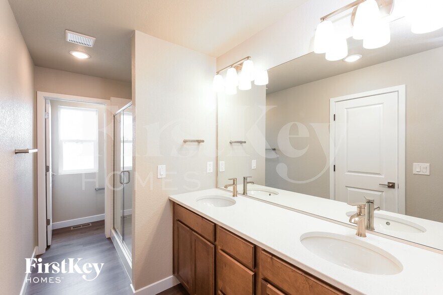 Building Photo - 10352 Horton Dr