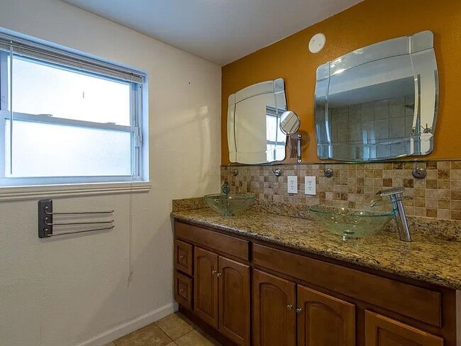 Building Photo - 11869 E Ada Pl