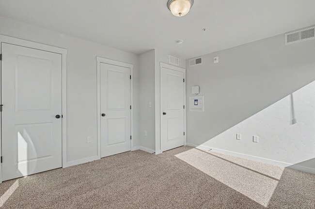 Building Photo - 5960 E Big Sur Ln