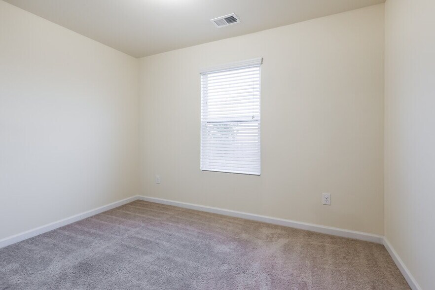 Building Photo - 322 Hamilton Pointe Dr