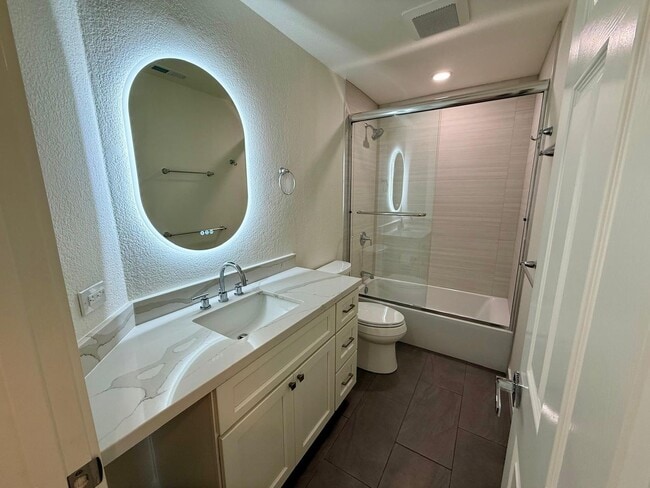 Building Photo - REMODELED FOUR BEDROOM / THREE BATH TOWNHOUSE IN COURTYARD AT PATRIDGE KNOLLS