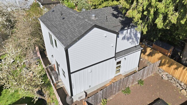 Building Photo - 3Bd/3Ba Seattle Home