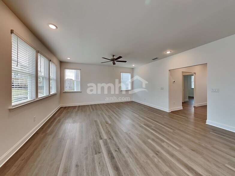 Building Photo - 1364 Soapstone Rd