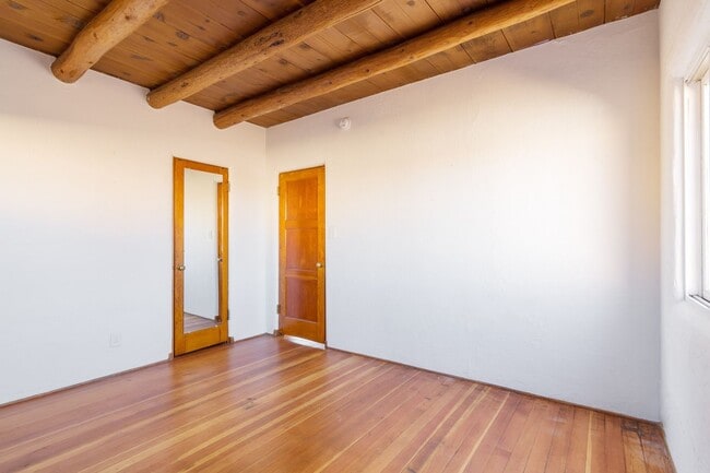 Building Photo - Santa Fe Traditional Home