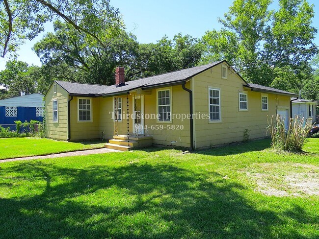 Building Photo - 1946 Allandale Cir E