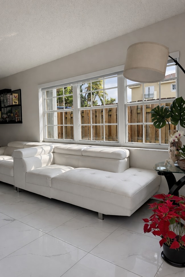 Building Photo - 15861 SW 70th Terrace