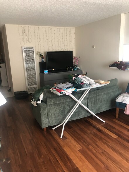 Building Photo - 6423 Tujunga Ave