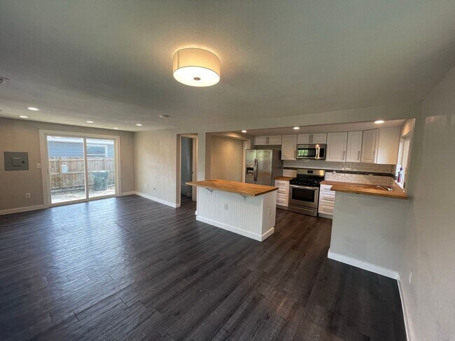 Building Photo - Charming South Georgetown Gem with Timeless Appeal