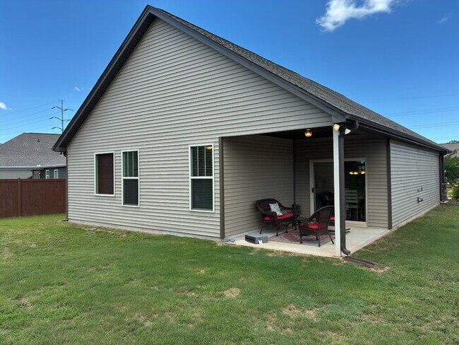 Building Photo - "Charming 3-Bedroom Home with 2 Full Baths in Greenville's Forest Ridge!"