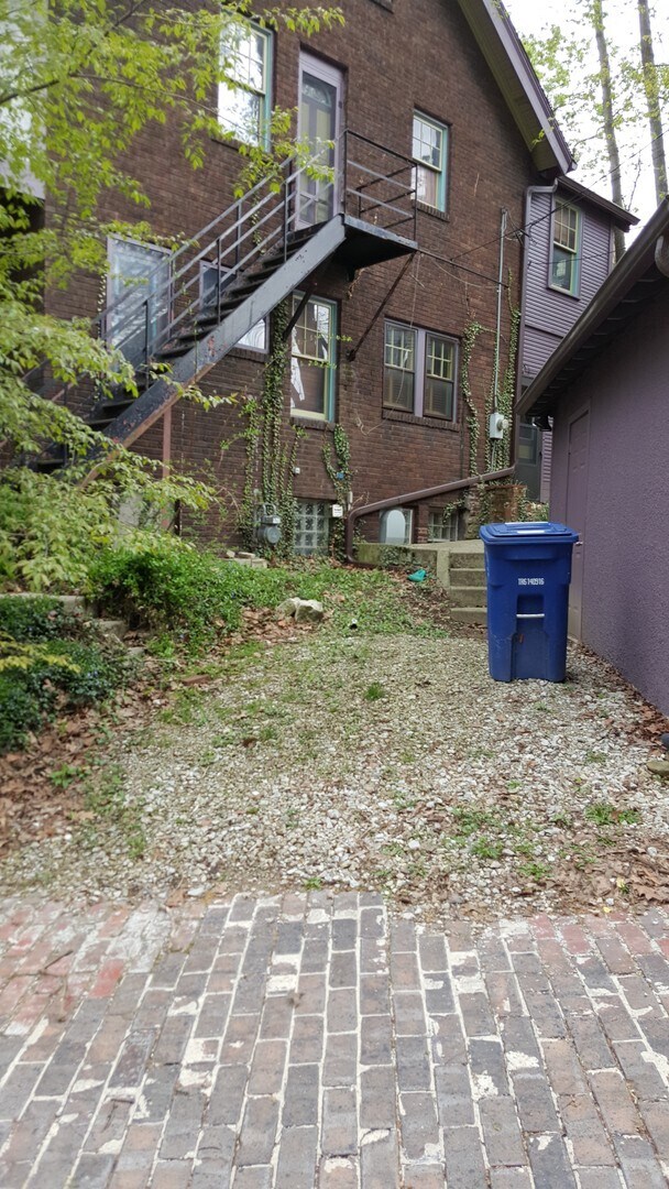Building Photo - 2120 Iuka Ave