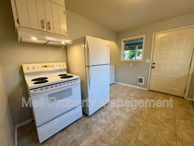 Building Photo - 22402 US-101