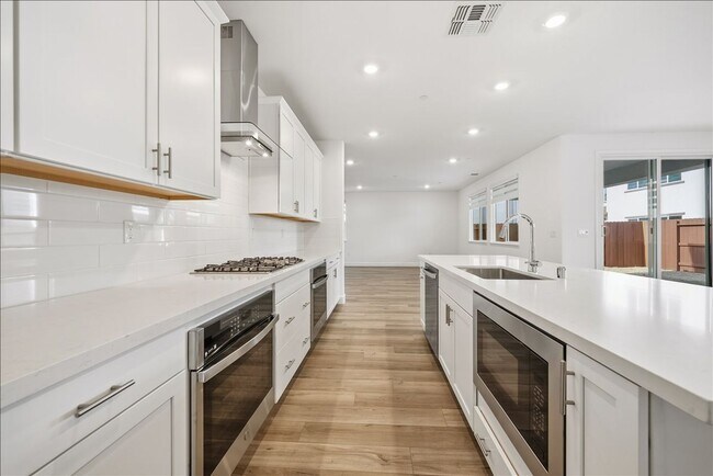 Building Photo - 7041 Nystrom Wy