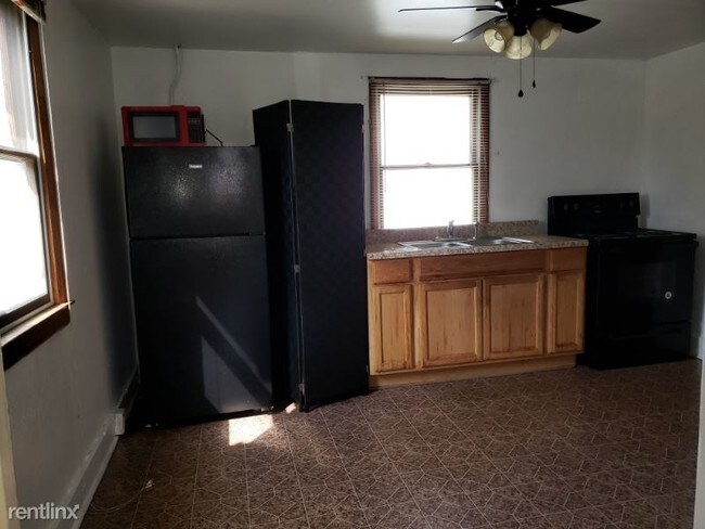 Building Photo - 2 br, 1 bath House - 28 Community  Circle