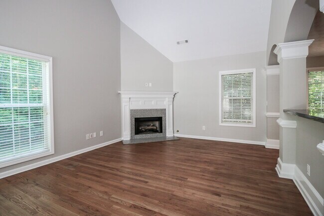 Building Photo - 35 Goldfinch Dr