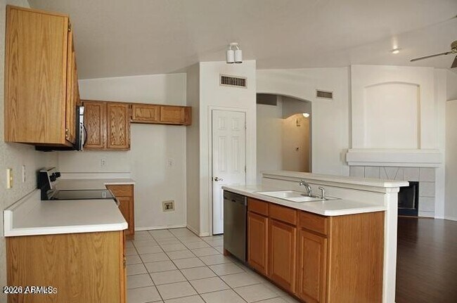 Building Photo - 12054 S 44th St