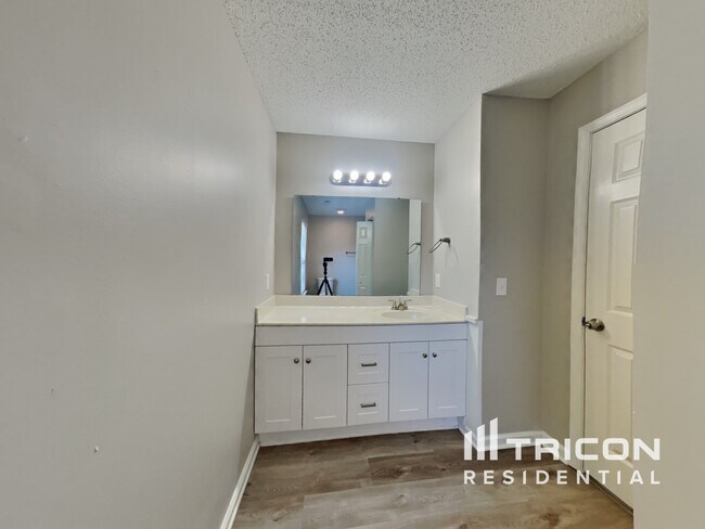 Building Photo - 3622 Evanston Way