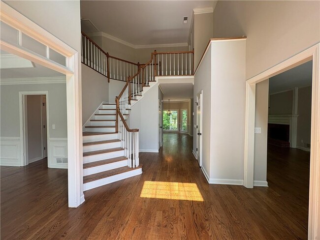 Building Photo - 10575 Aviary Dr
