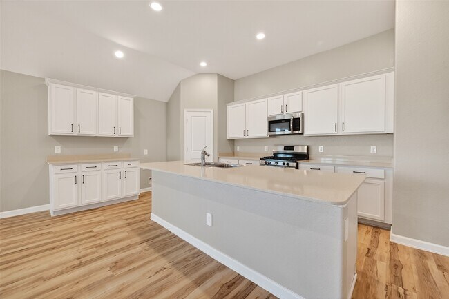 Building Photo - 5403 Tourmaline Wy