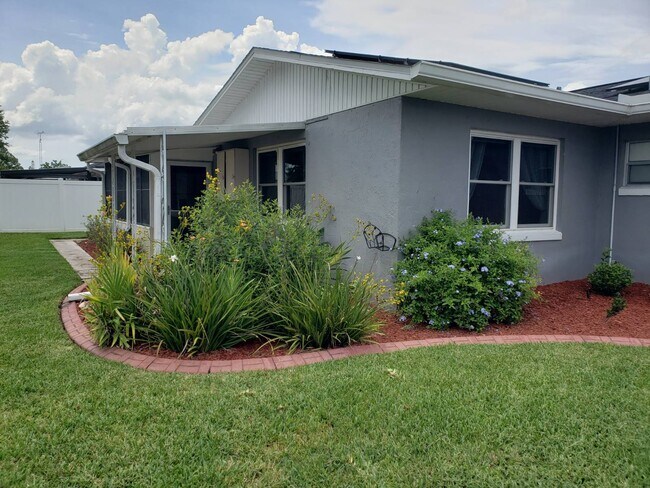 Building Photo - 3923 Santiago St