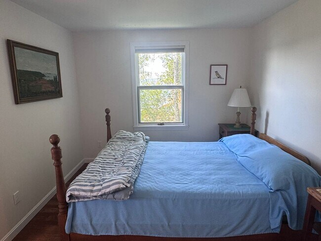 Building Photo - 2BR WATERFRONT OASIS RETREAT Webb Field Rd