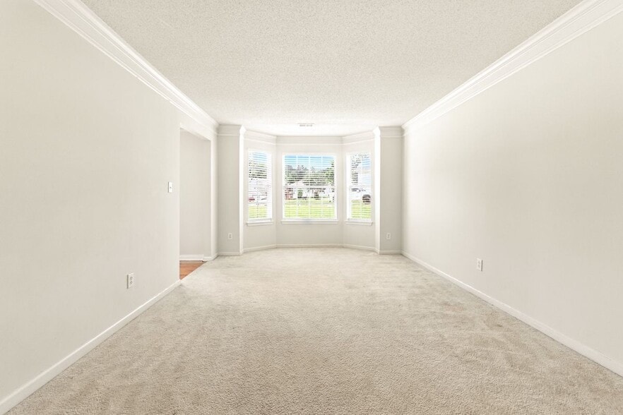 Building Photo - 5745 Crystal Springs Way