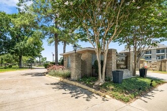 Building Photo - 2800 Jeanetta St