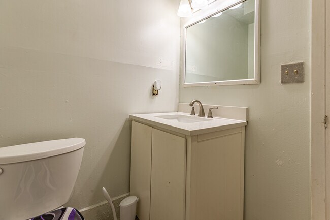 Building Photo - 71 Williams St