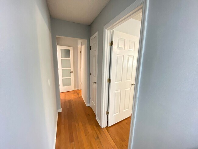 Building Photo - 4955 Southfork Ranch Dr