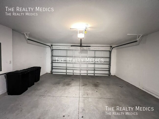 Building Photo - 2736 SW 161st Loop