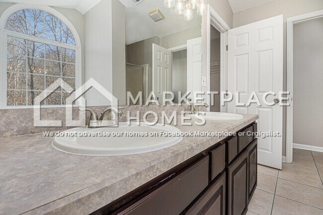 Building Photo - 257 Bonnie Sue Dr