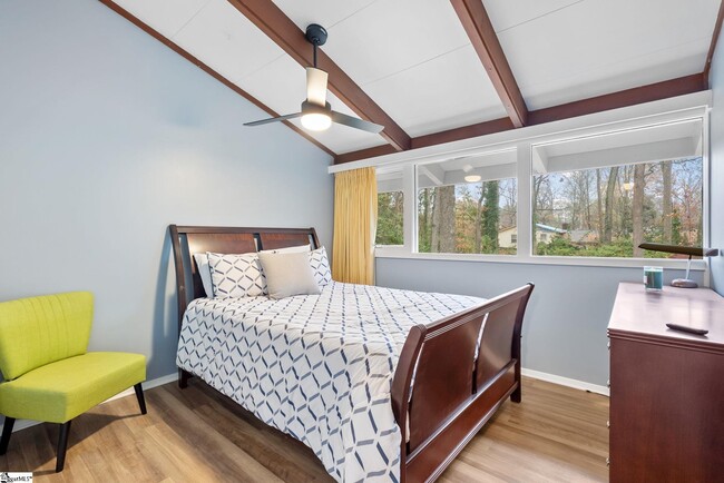 Building Photo - 103 Robinall Dr