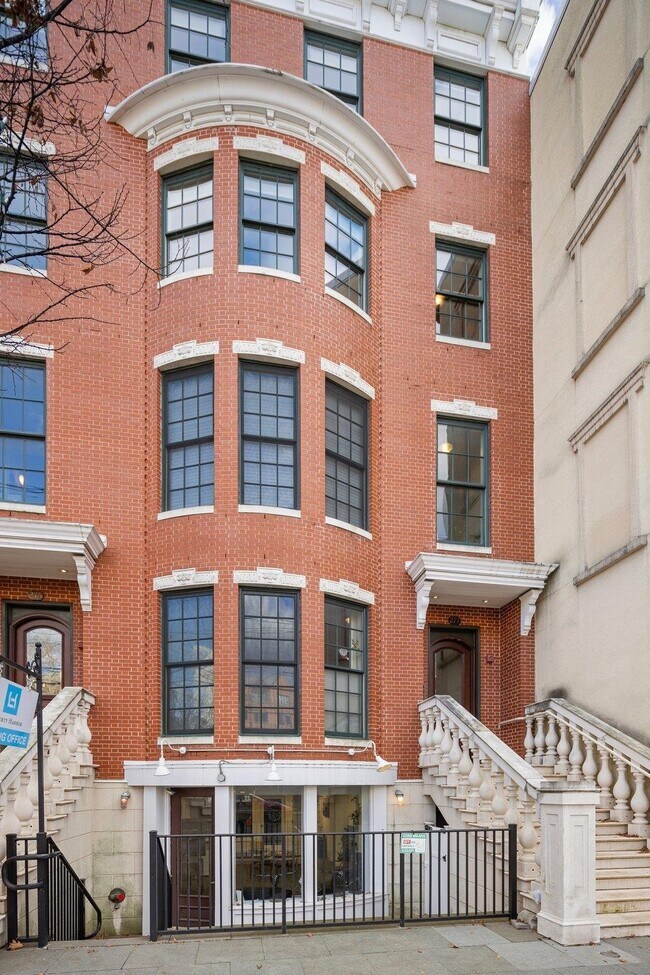 Building Photo - 277 Grand St