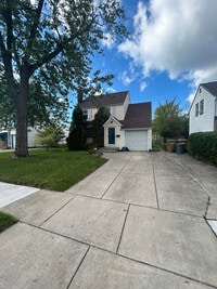 Building Photo - 12 Cleveland Dr