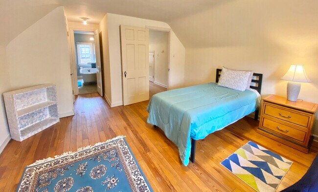 Building Photo - 16225 Glynn Rd