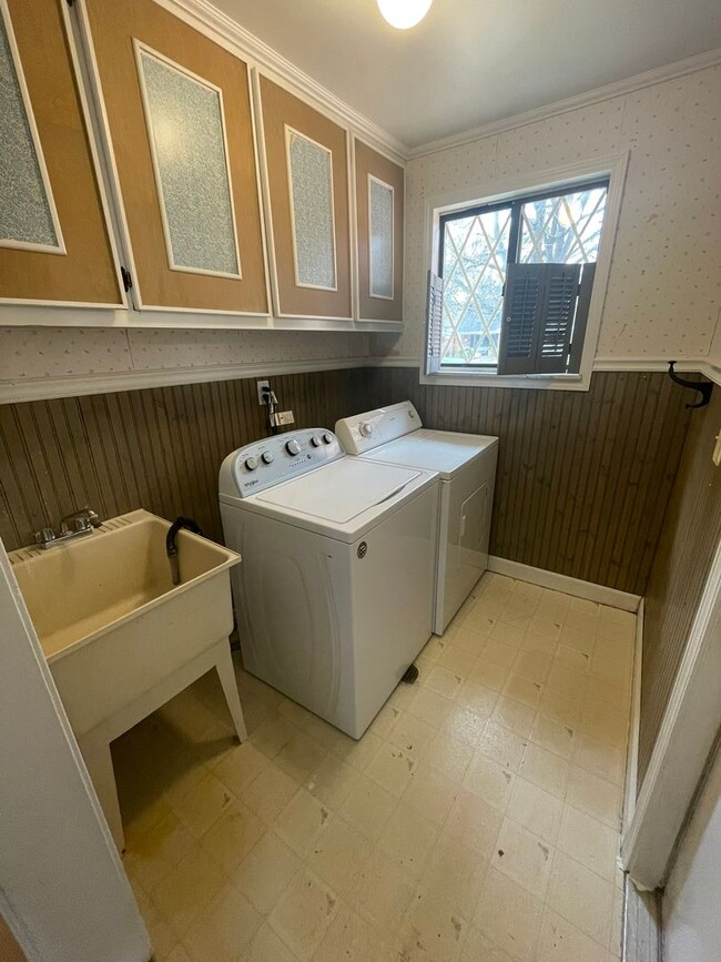 Building Photo - 46342 Bartlett Dr
