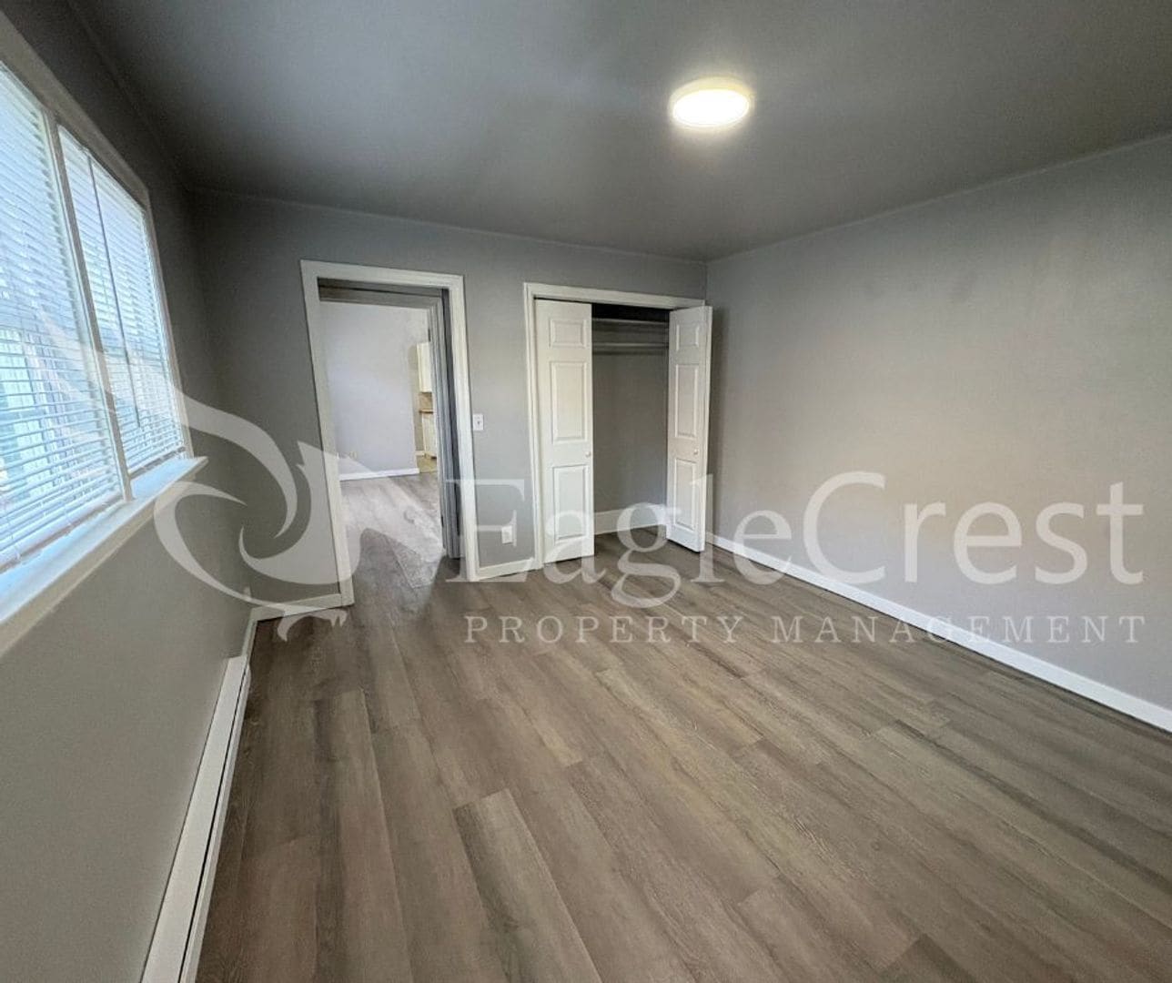 Building Photo - 401SUMACH