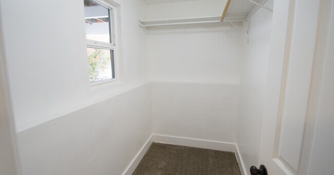 Building Photo - 1084 E 3400 N