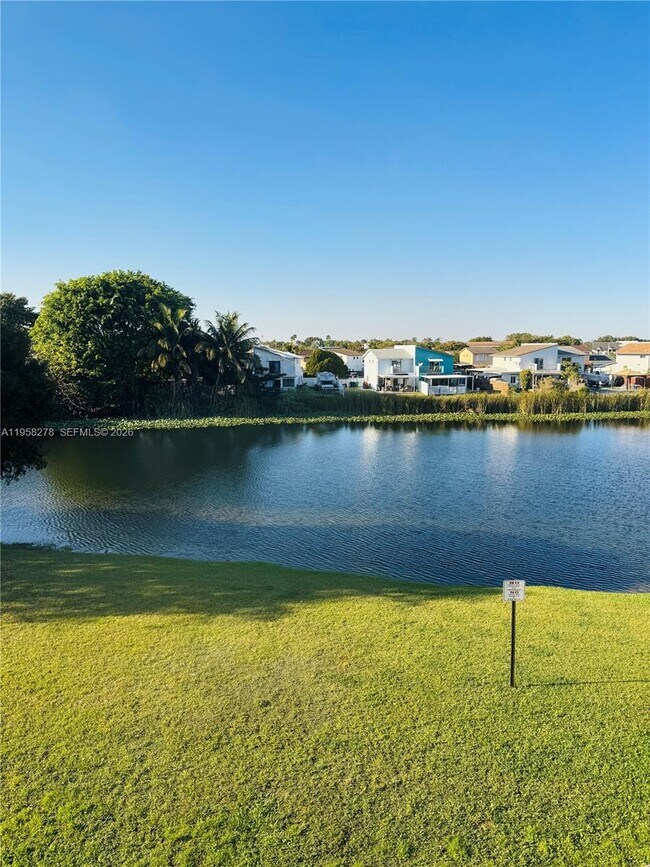 Building Photo - 1101 SW 122nd Ave