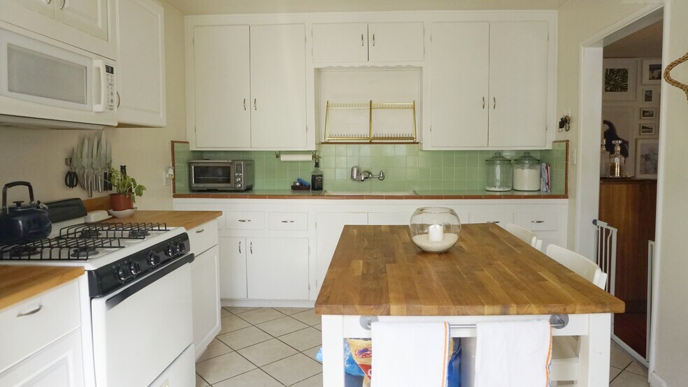 Kitchen - 4035 32nd St