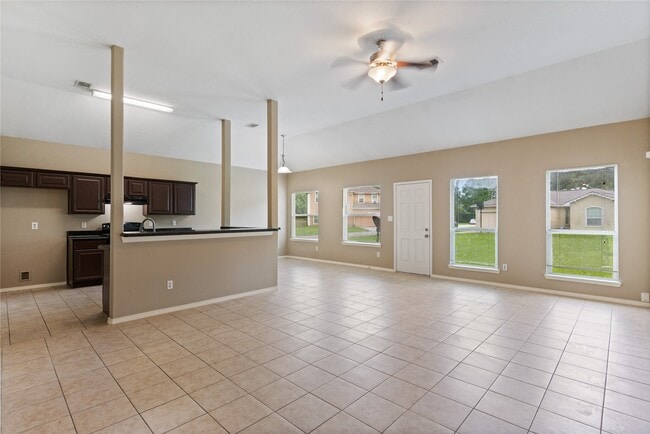 Building Photo - 9104 N Green River Dr