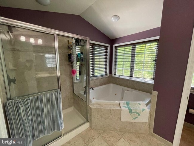 Building Photo - 22098 Avonworth Square