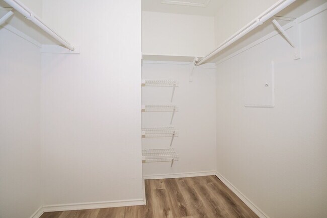 Building Photo - 6509 Longleaf Ln