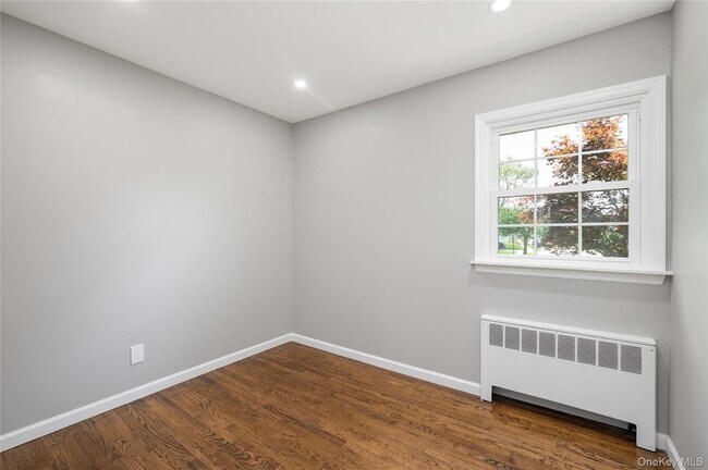 Building Photo - 258 Gilling Rd