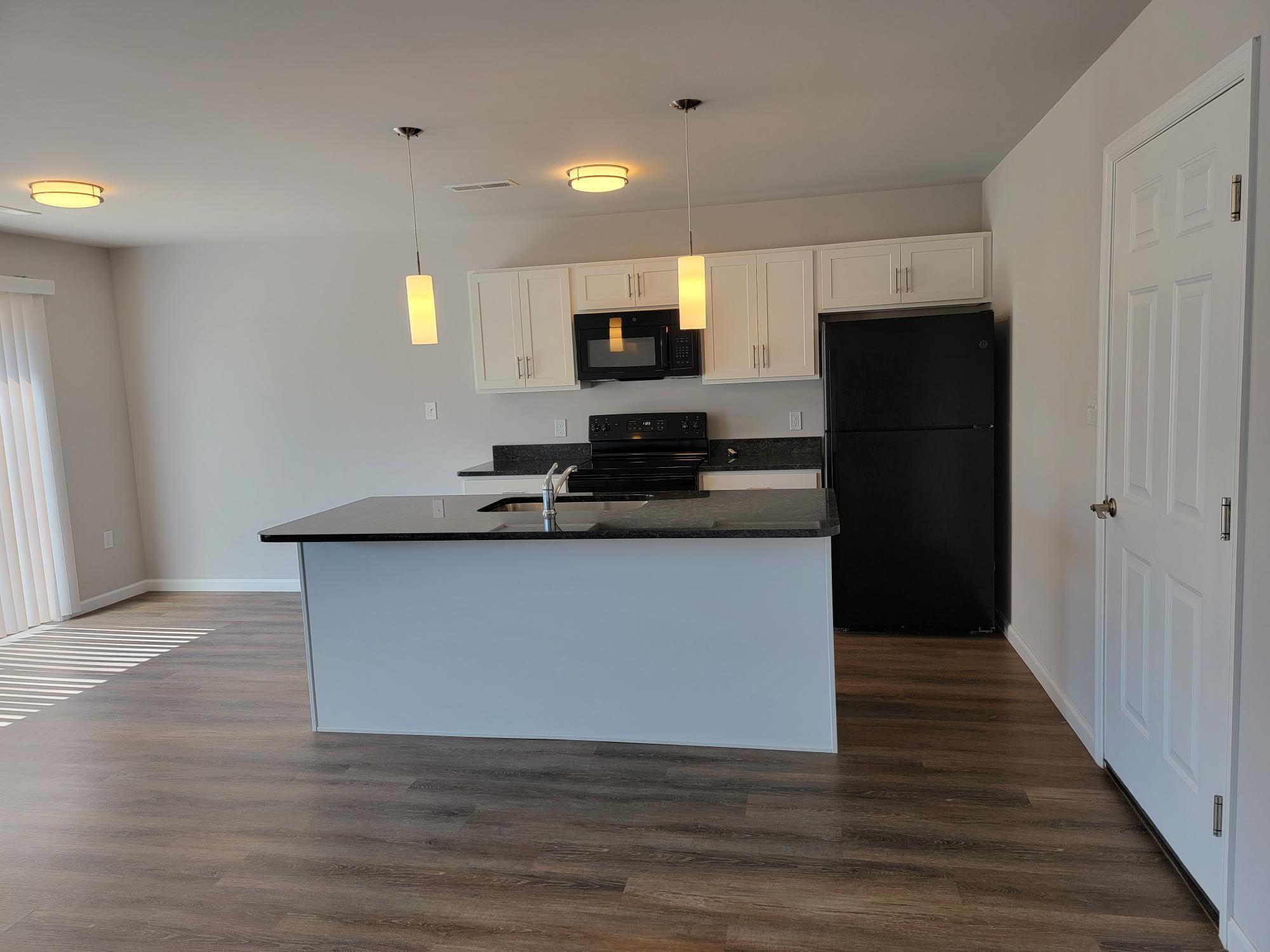 Building Photo - 3 Cobblestone Ct