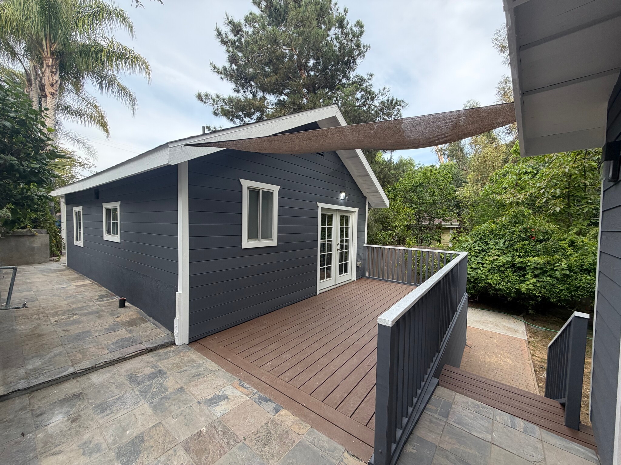 Deck with French doors to bedroom - 881 Terrace 49