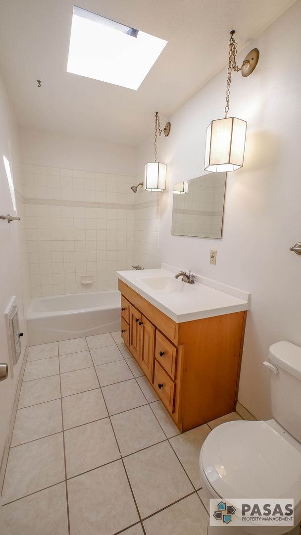 Building Photo - OPEN HOUSE, NOV. 24th at 2 pm - Downtown/Harbor Views!