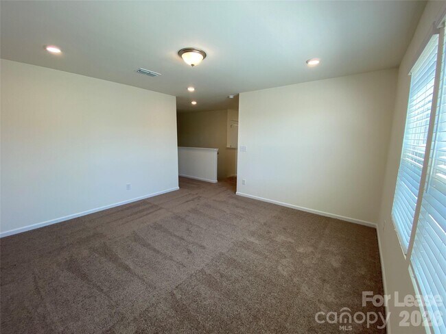 Building Photo - 1326 Harleston St